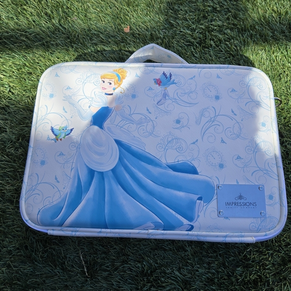 Impressions Vanity Cinderella Makeup Case - Picture 2 of 9